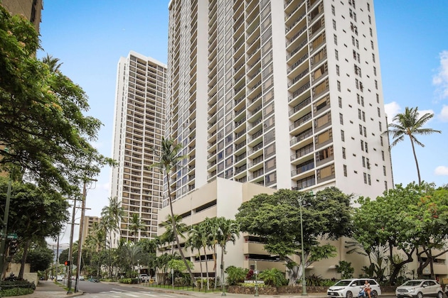 Gallery - Aston At The Waikiki Banyan