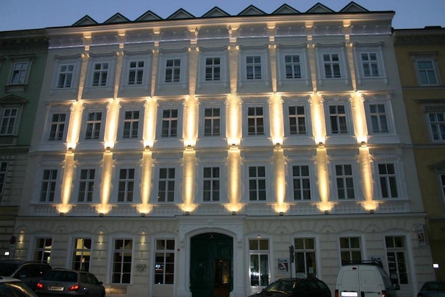Gallery - The Levante Rathaus Apartments