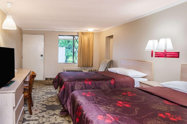 Gallery - Knights Inn Detroit Area Farmington Hills