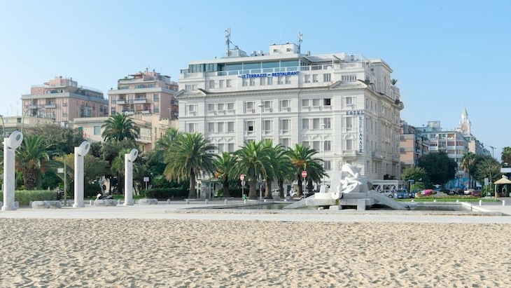 Gallery - Hotel Esplanade