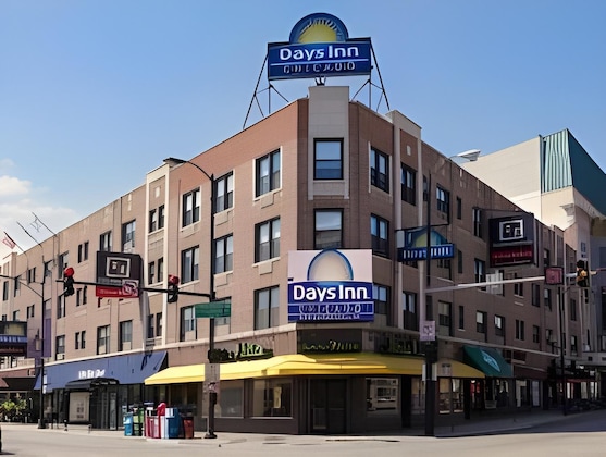 Gallery - Hotel Versey Days Inn By Wyndham Chicago