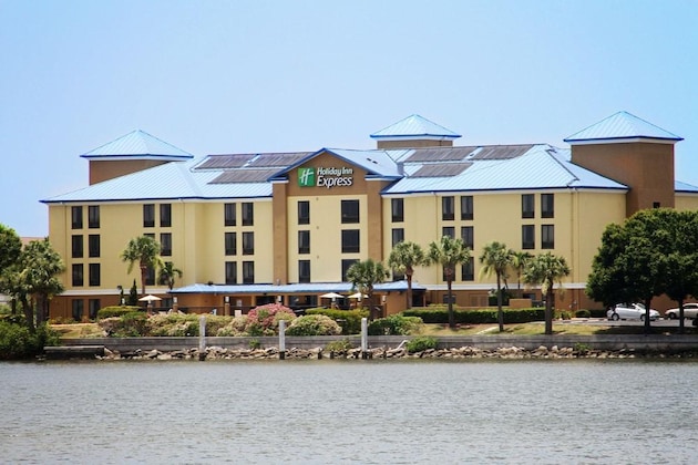 Gallery - Holiday Inn Express Hotel & Suites Tampa-Rocky Point Island, An Ihg Hotel