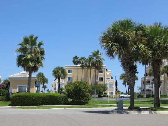 Gallery - Royal Mansions Oceanfront Condominium Resort