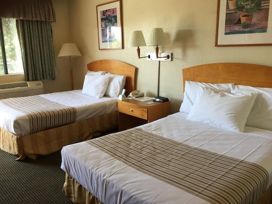 Gallery - Fresno Inn