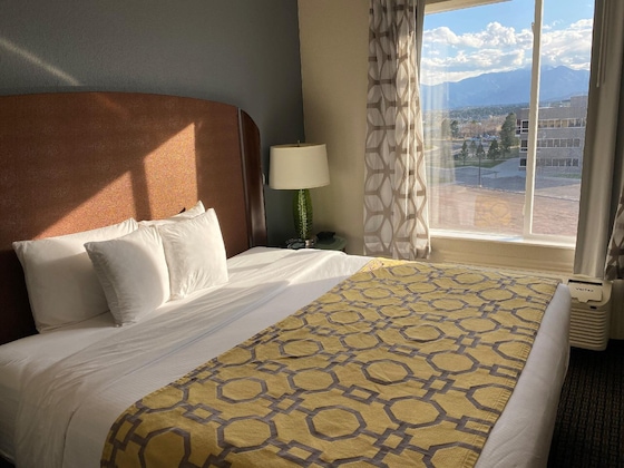 Gallery - Baymont By Wyndham Colorado Springs