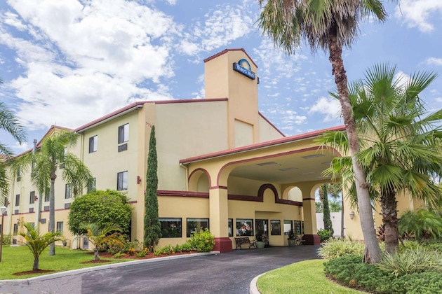 Gallery - Days Inn By Wyndham Sarasota I-75