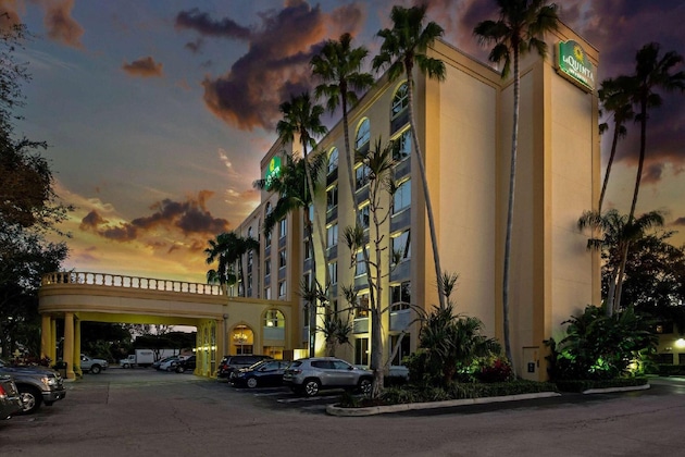 Gallery - La Quinta Inn & Suites By Wyndham West Palm Beach Airport