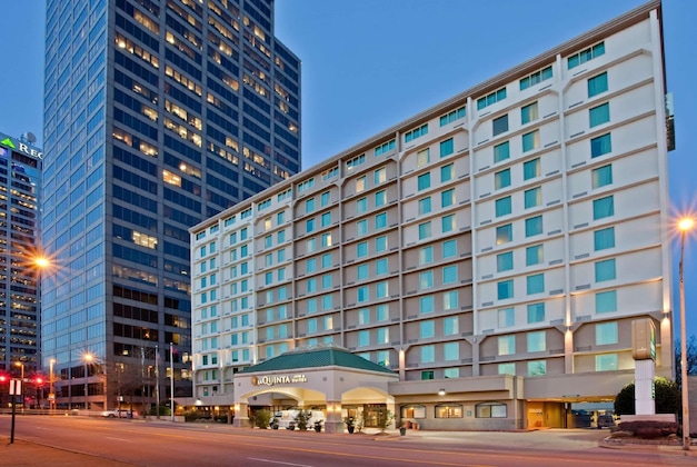 Gallery - La Quinta Inn & Suites By Wyndham Downtown Conference Center