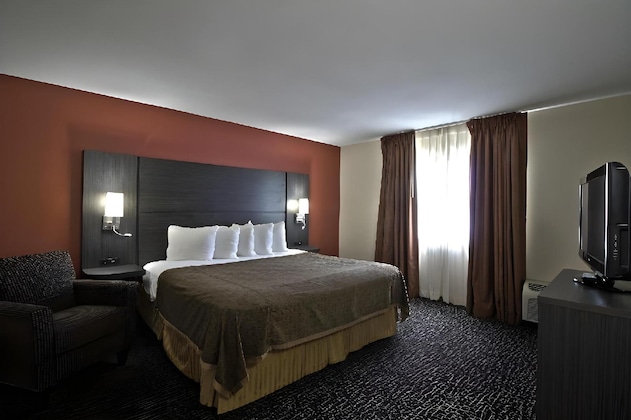 Gallery - Chicago Club Inn & Suites