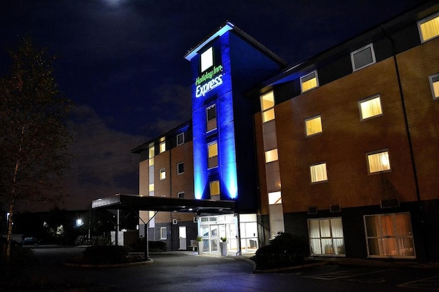 Gallery - Holiday Inn Express Birmingham Star City, An Ihg Hotel