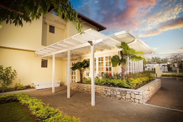 Gallery - Rooms On The Beach Negril