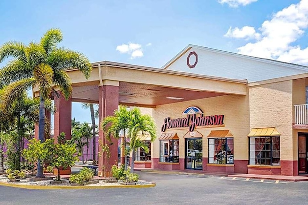 Gallery - Howard Johnson By Wyndham Ft. Myers Fl