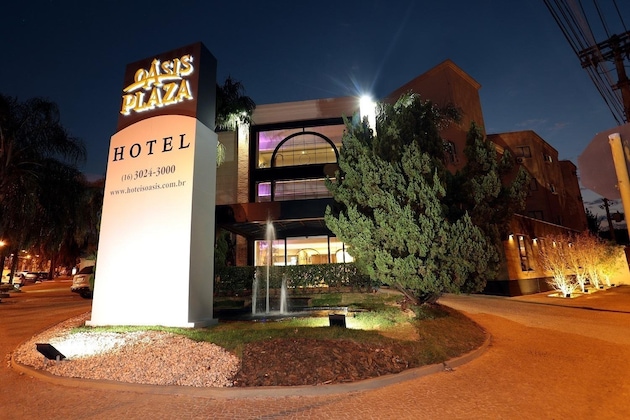 Gallery - Oasis Plaza