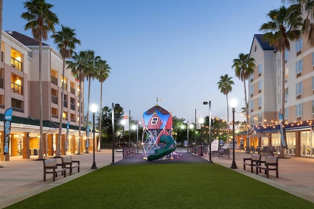 Gallery - Fairfield by Marriott Inn and Suites Orlando Lake Buena Vista in the Marriott Village