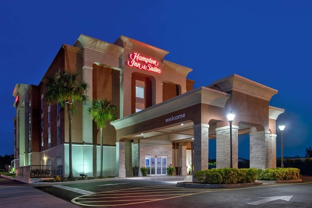 Gallery - Hampton Inn & Suites Cape Coral