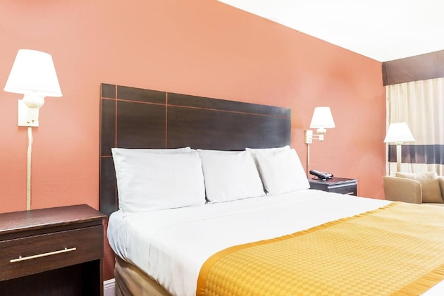 Gallery - Days Inn By Wyndham Fort Lauderdale-Oakland Park Airport N
