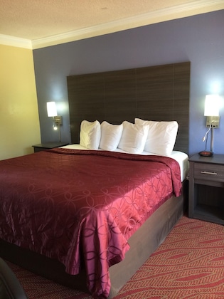 Gallery - Americas Best Value Presidents Inn On Munras