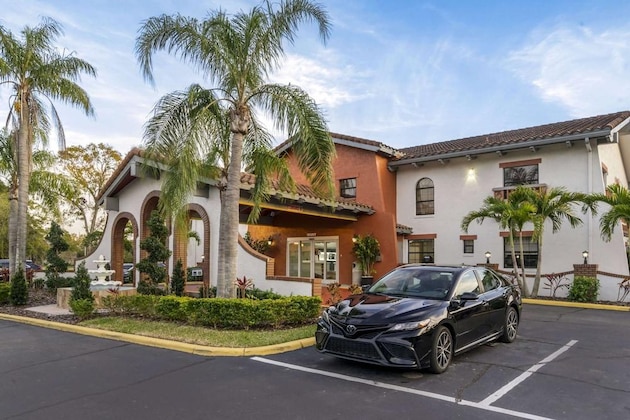 Gallery - Clarion Pointe Tampa East Near Fairgrounds And Casino