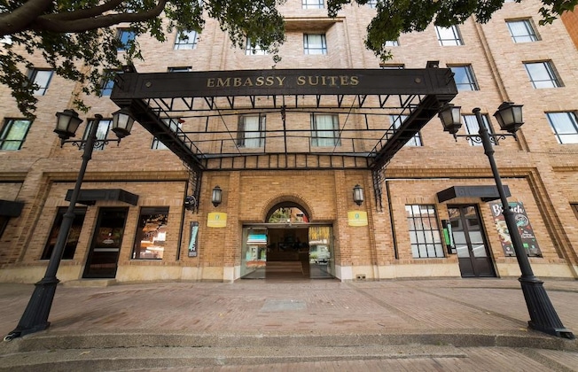 Gallery - Embassy Suites By Hilton Bogotá Rosales
