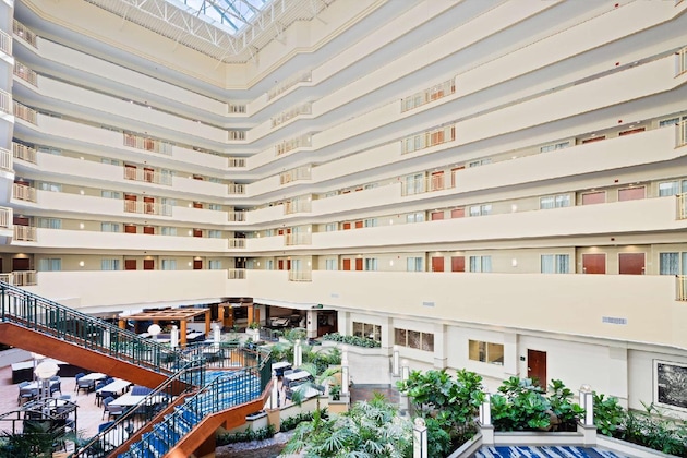 Gallery - Embassy Suites By Hilton Tampa-Usf Near Busch Gardens