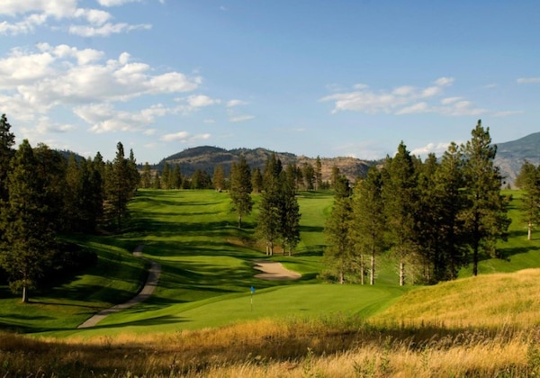 Gallery - Holiday Inn Hotel & Suites Osoyoos By Ihg