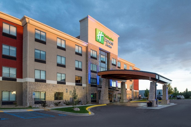Gallery - Holiday Inn Express Hotel & Suites Bismarck By Ihg