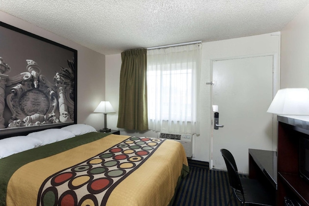 Gallery - Super 8 By Wyndham San Diego Hotel Circle