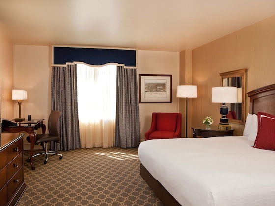 Gallery - The Hotel Roanoke & Conference Center, Curio Collection By Hilton
