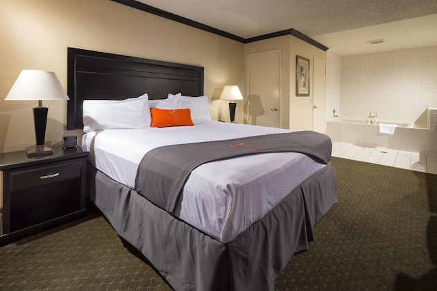 Gallery - Canoga Hotel