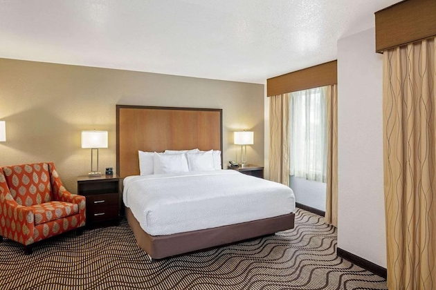 Gallery - La Quinta Inn & Suites By Wyndham Las Vegas Red Rock