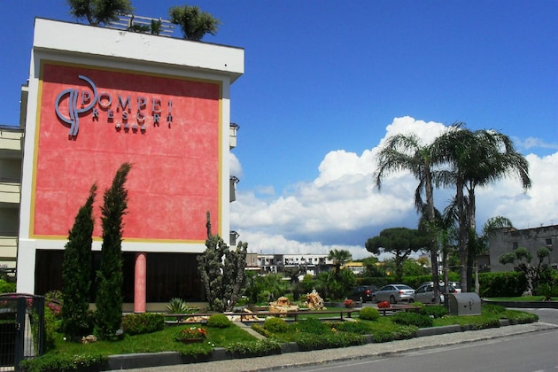 Gallery - Pompei Resort