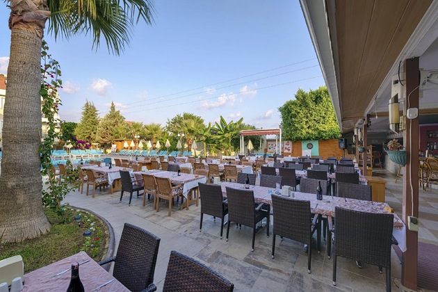 Gallery - Risus Hotel Side