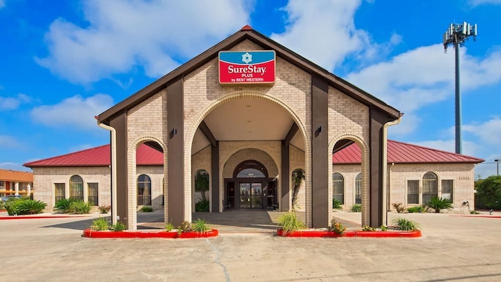 Gallery - Surestay Plus By Best Western San Antonio Fiesta Inn