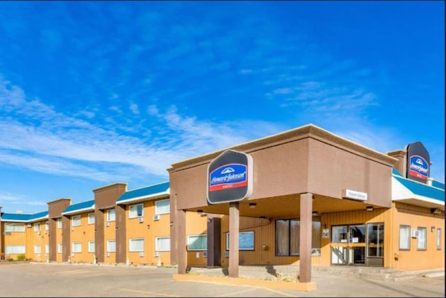 Gallery - Howard Johnson By Wyndham Fort St. John
