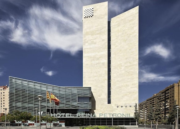 Gallery - Hotel Reina Petronila