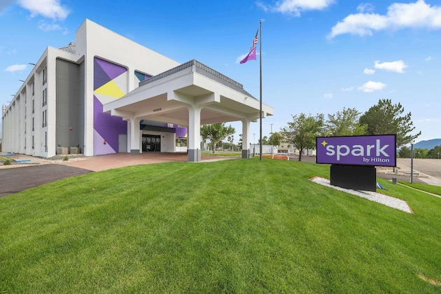 Gallery - Spark By Hilton Colorado Springs Commerce Center Dr