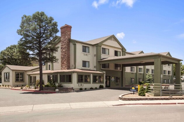 Gallery - Days Inn & Suites by Wyndham East Flagstaff