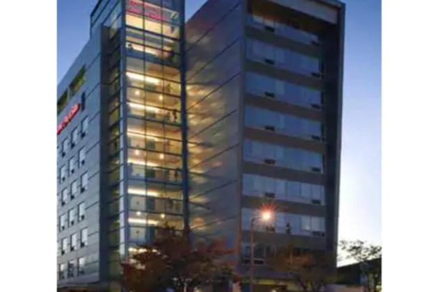 Gallery - Hampton Inn & Suites Boston Crosstown Center