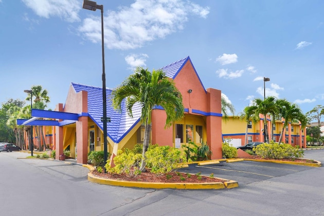Gallery - Americas Best Value Inn - Sarasota