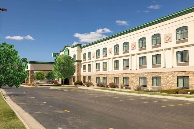 Gallery - Wingate By Wyndham Gillette Near Cam-Plex