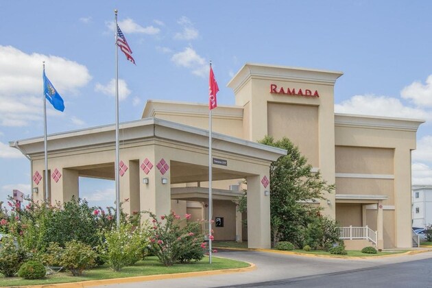 Gallery - Ramada By Wyndham Tulsa