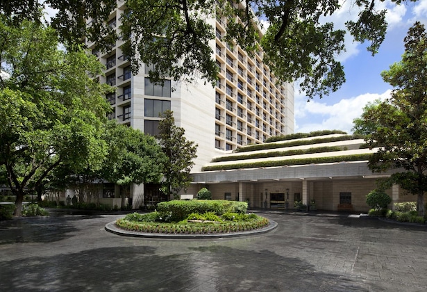 Gallery - Houston Grand Hotel - River Oaks