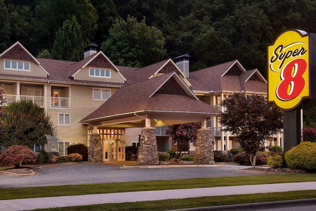 Gallery - Super 8 By Wyndham Cherokee