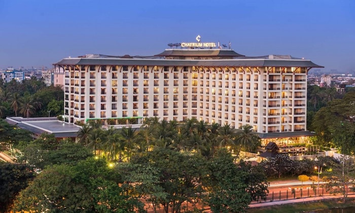 Gallery - Chatrium Hotel Royal Lake Yangon