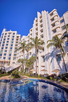 Gallery - Suncoast Hotel & Towers