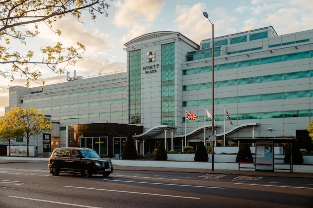 Gallery - Hyatt Place London Heathrow Airport