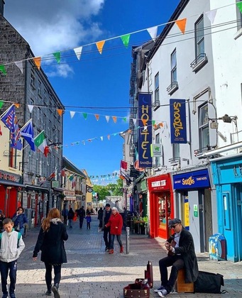 Gallery - Snoozles Quay Street Tourist Hostel- Galway