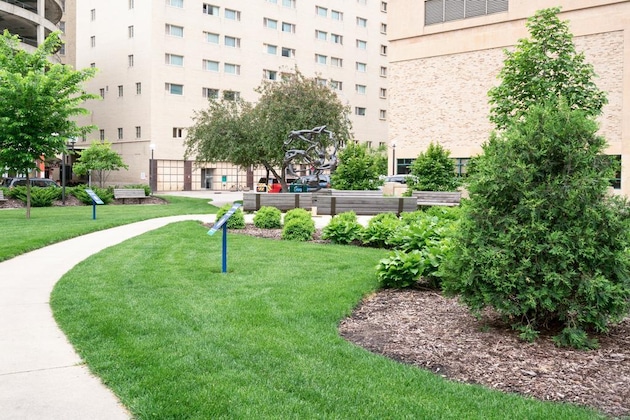 Gallery - Days Inn By Wyndham Rochester Downtown