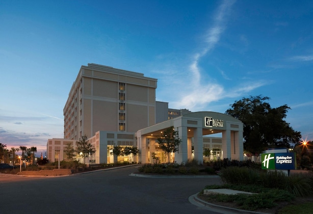Gallery - Holiday Inn Express & Suites Charleston Dwtn - Westedge By Ihg