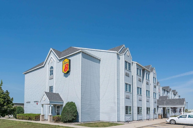 Gallery - Super 8 By Wyndham Fargo Airport